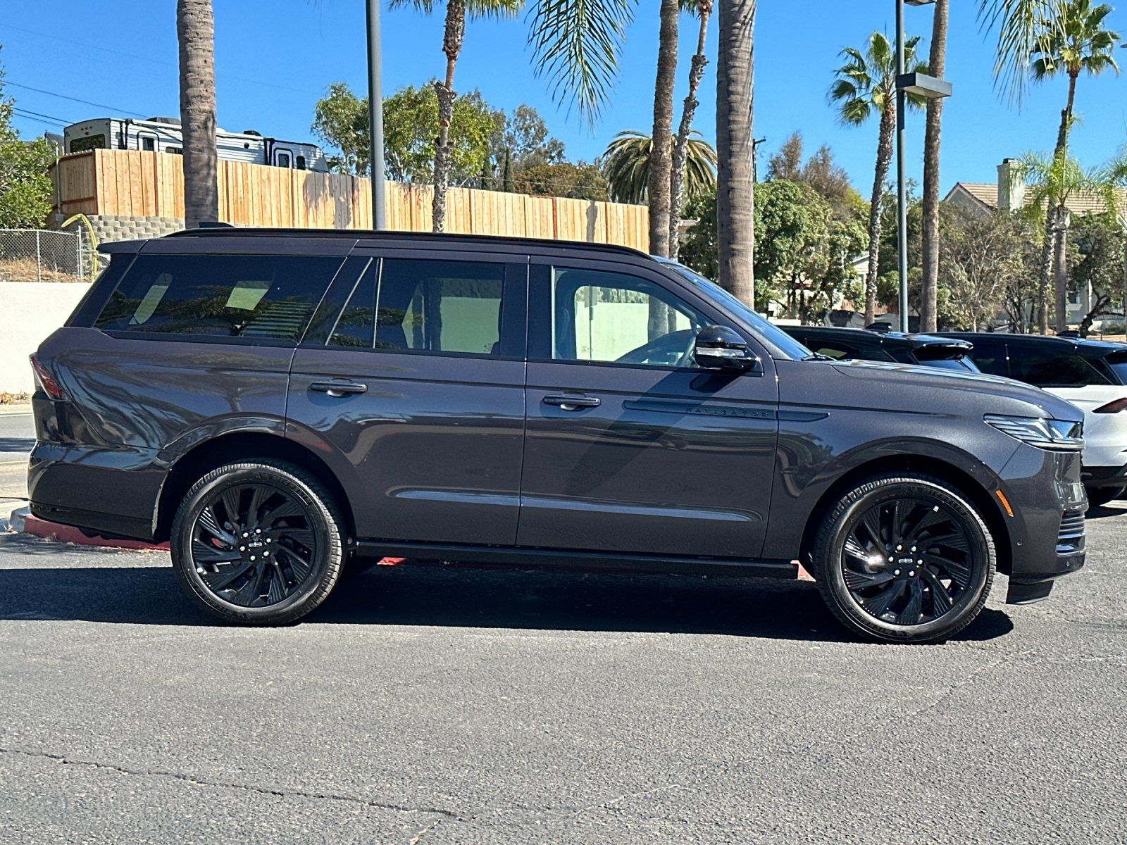 2025 Lincoln Navigator Reserve photo 2