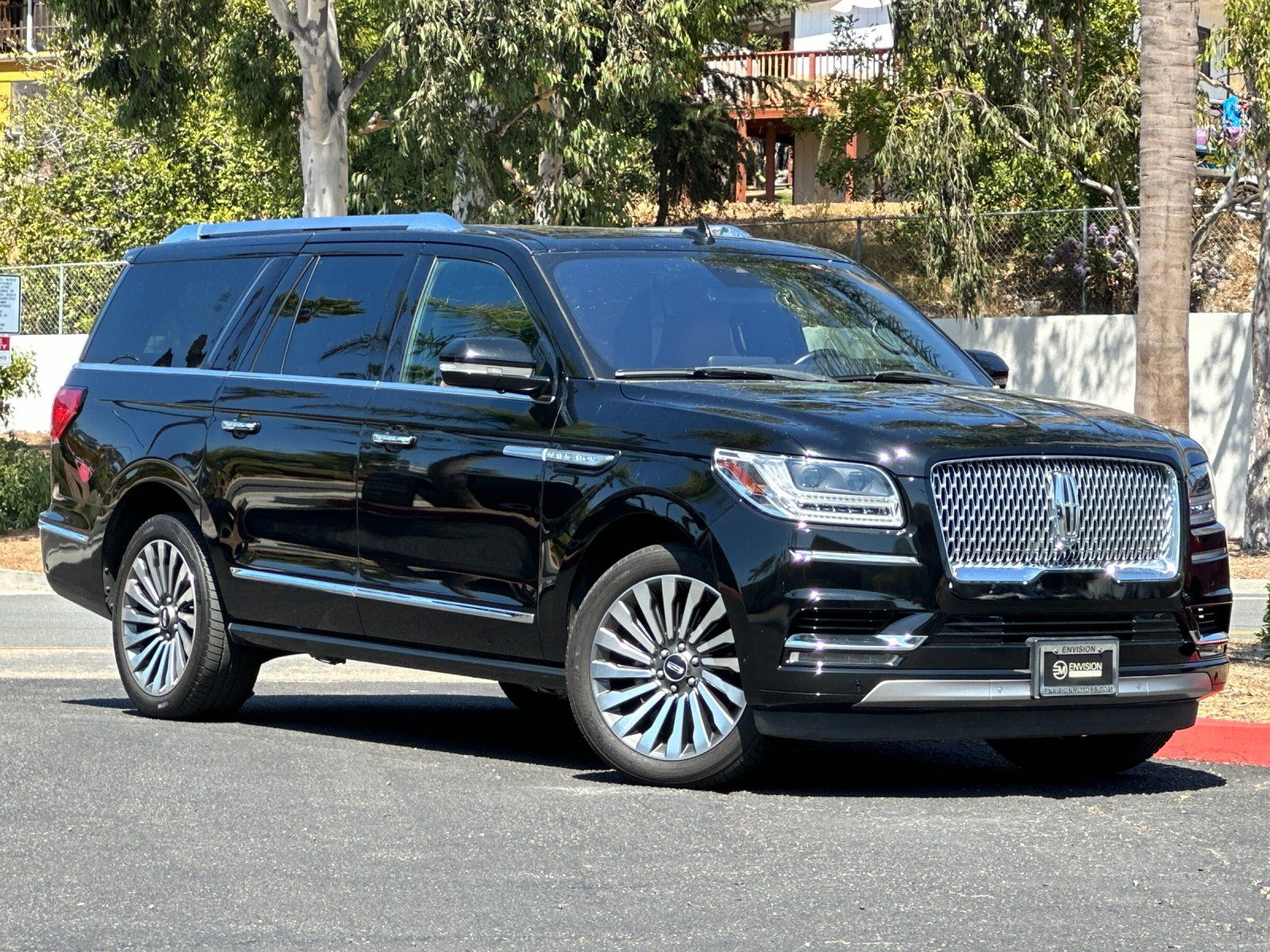2018 Lincoln Navigator L Reserve photo 2