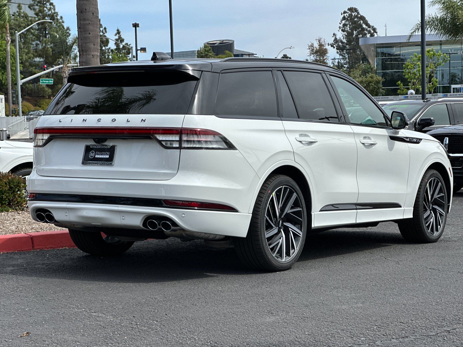 2025 Lincoln Aviator Black Label photo 4