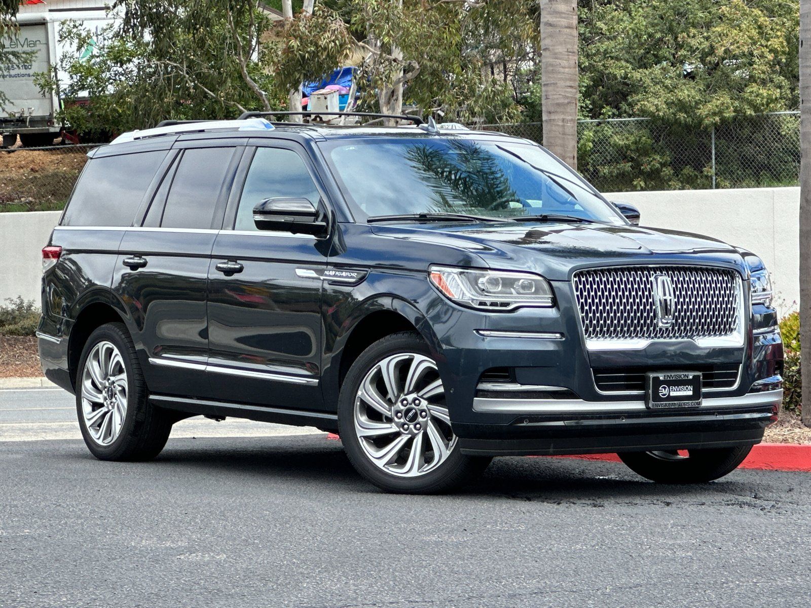 2024 Lincoln Navigator Reserve photo 2