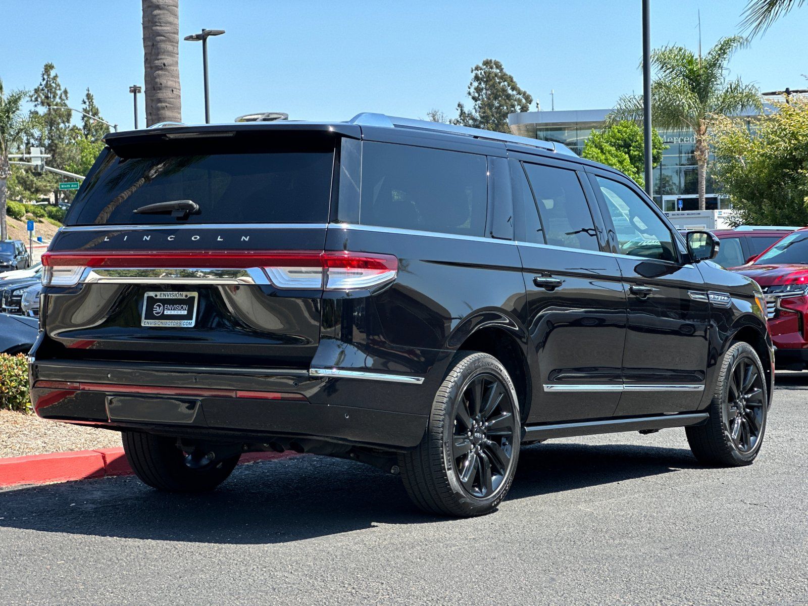 2023 Lincoln Navigator L Reserve photo 4