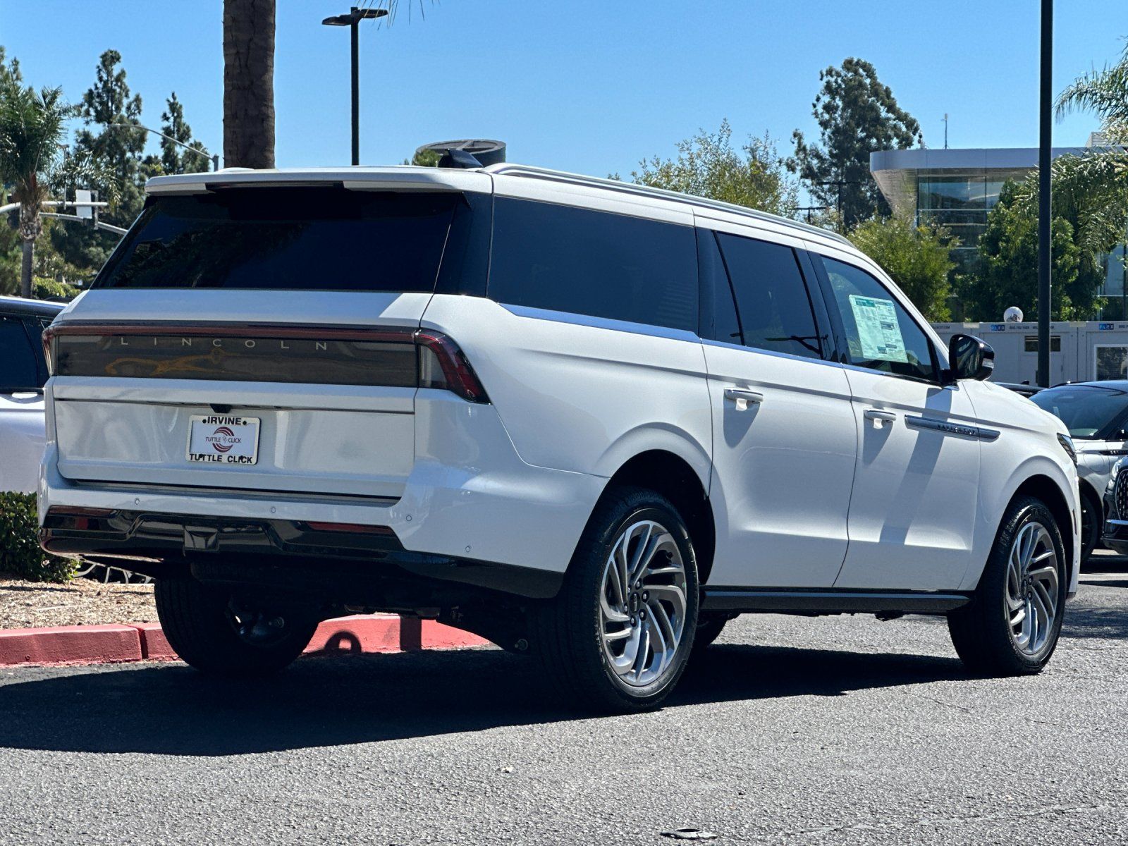 2025 Lincoln Navigator L Reserve photo 3