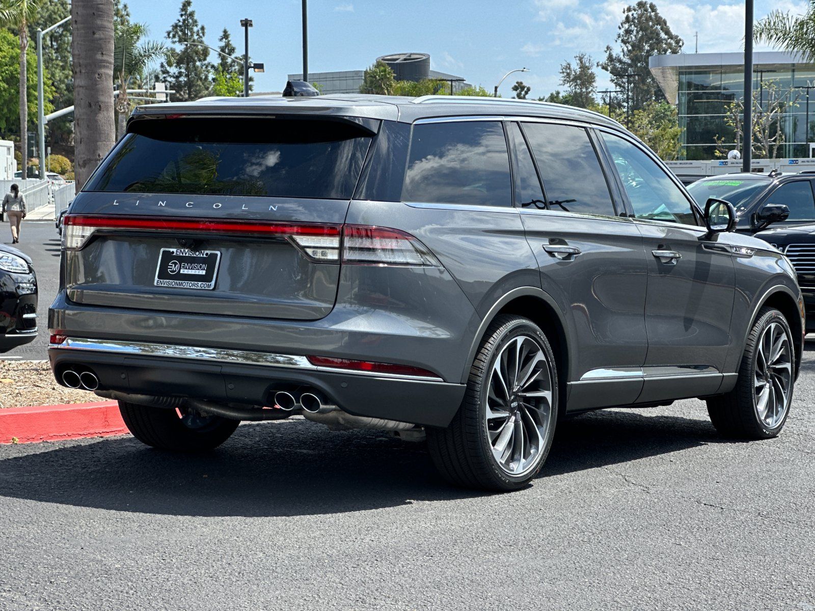 2025 Lincoln Aviator Reserve photo 4