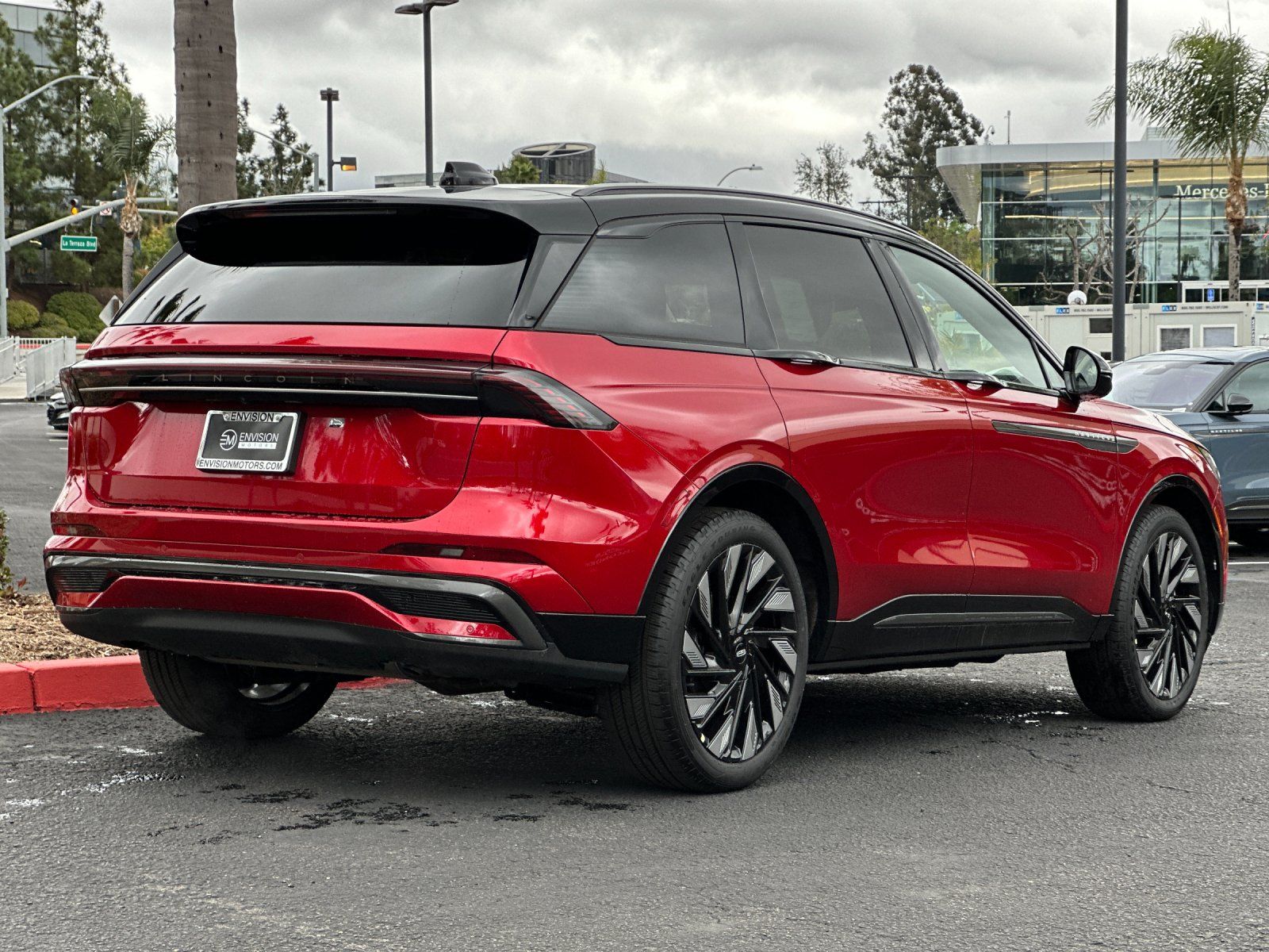 2025 Lincoln Nautilus Reserve photo 4