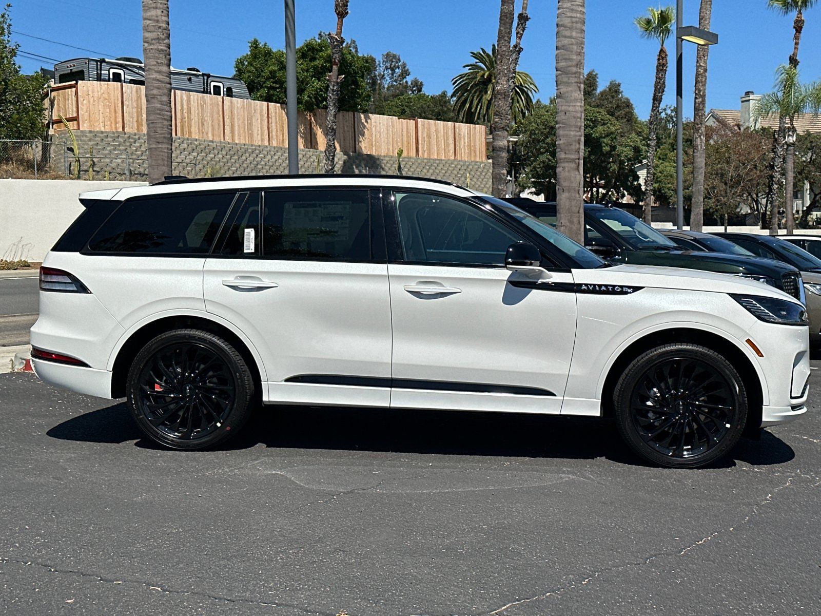 2025 Lincoln Aviator Reserve photo 3