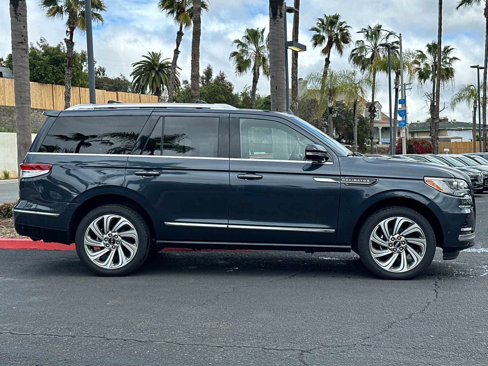 2024 Lincoln Navigator Reserve photo 3