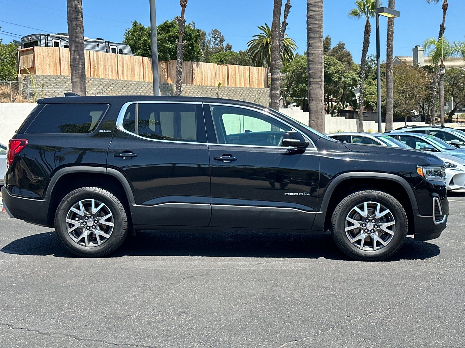 2023 Gmc Acadia SLE photo 3