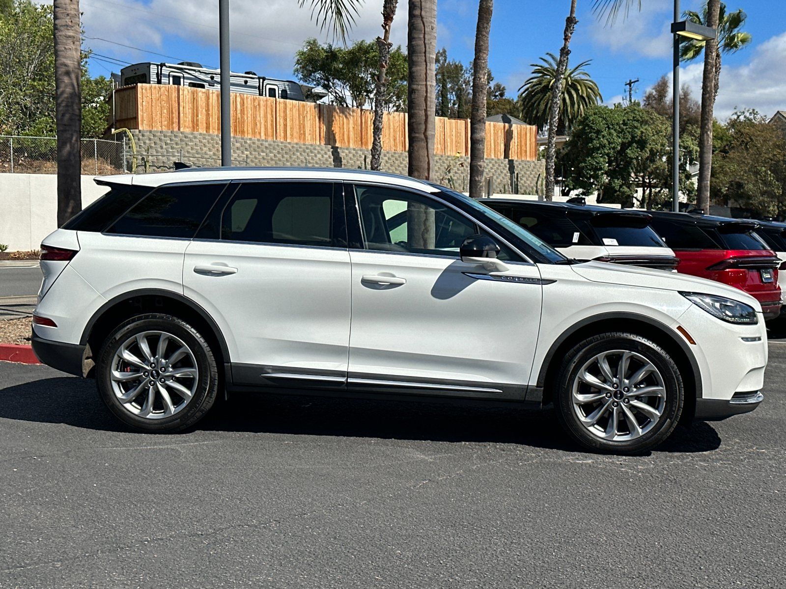 2022 Lincoln Corsair Standard photo 3