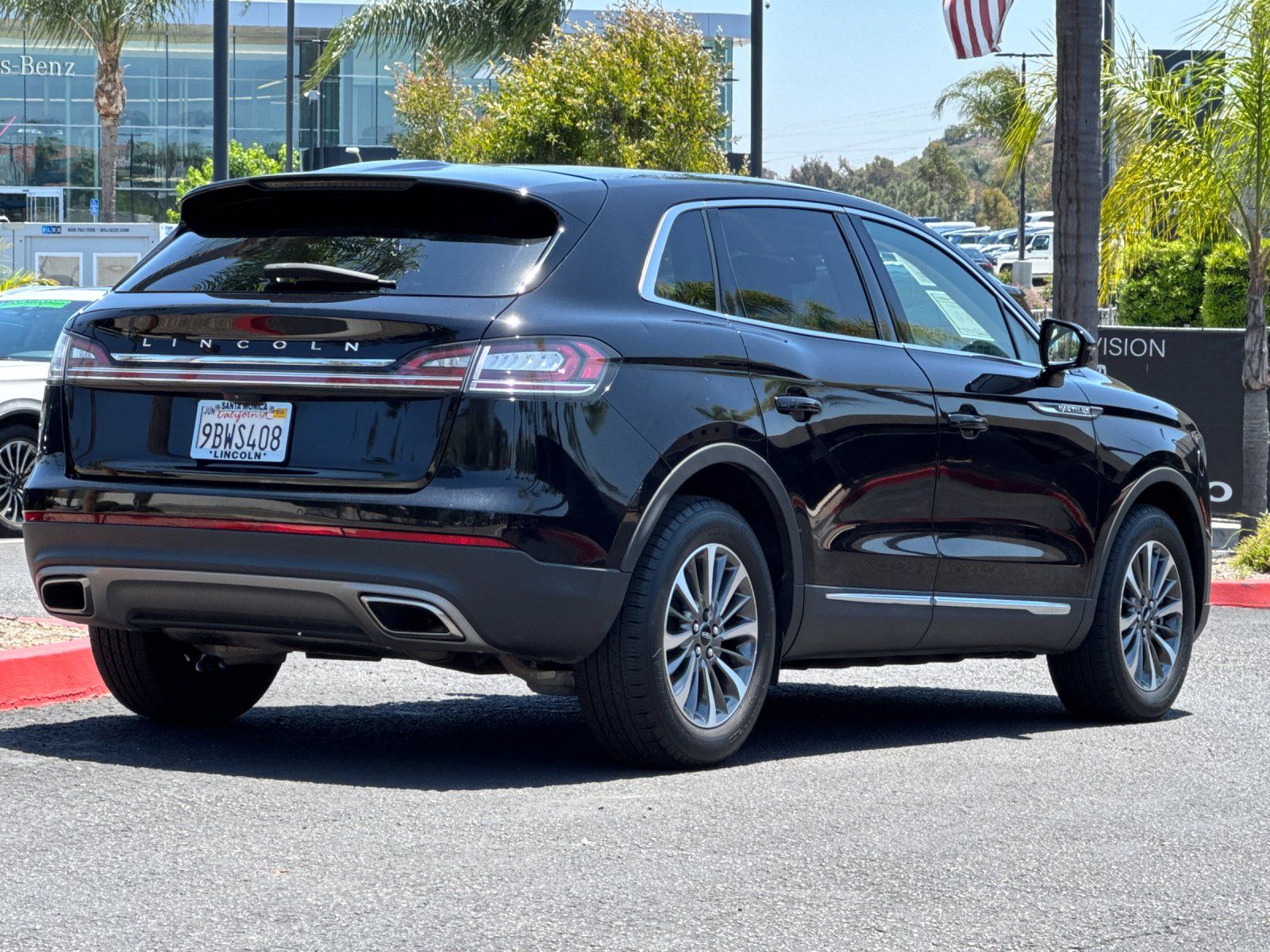 2022 Lincoln Nautilus Standard photo 4