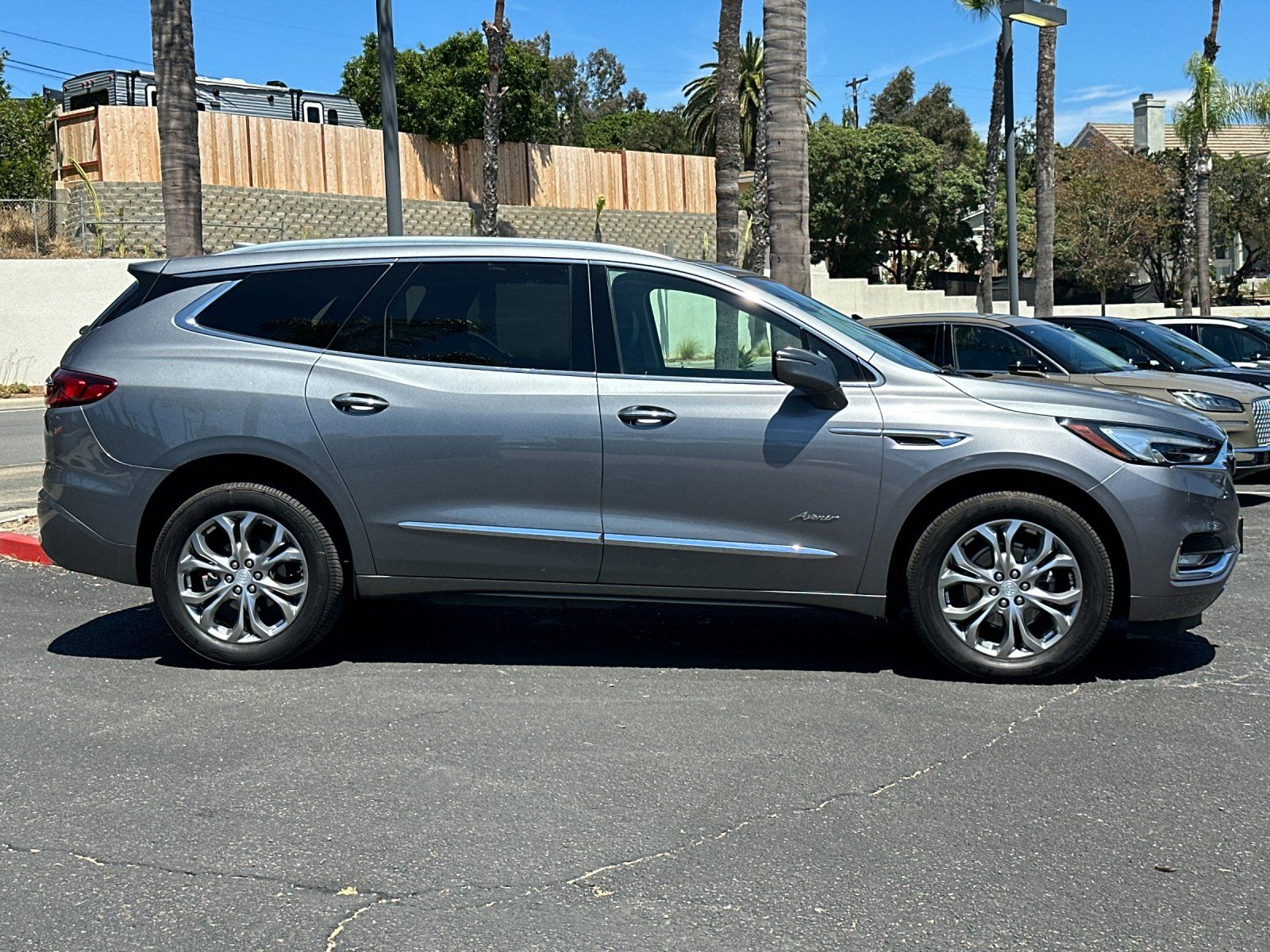 2021 Buick Enclave Avenir photo 3