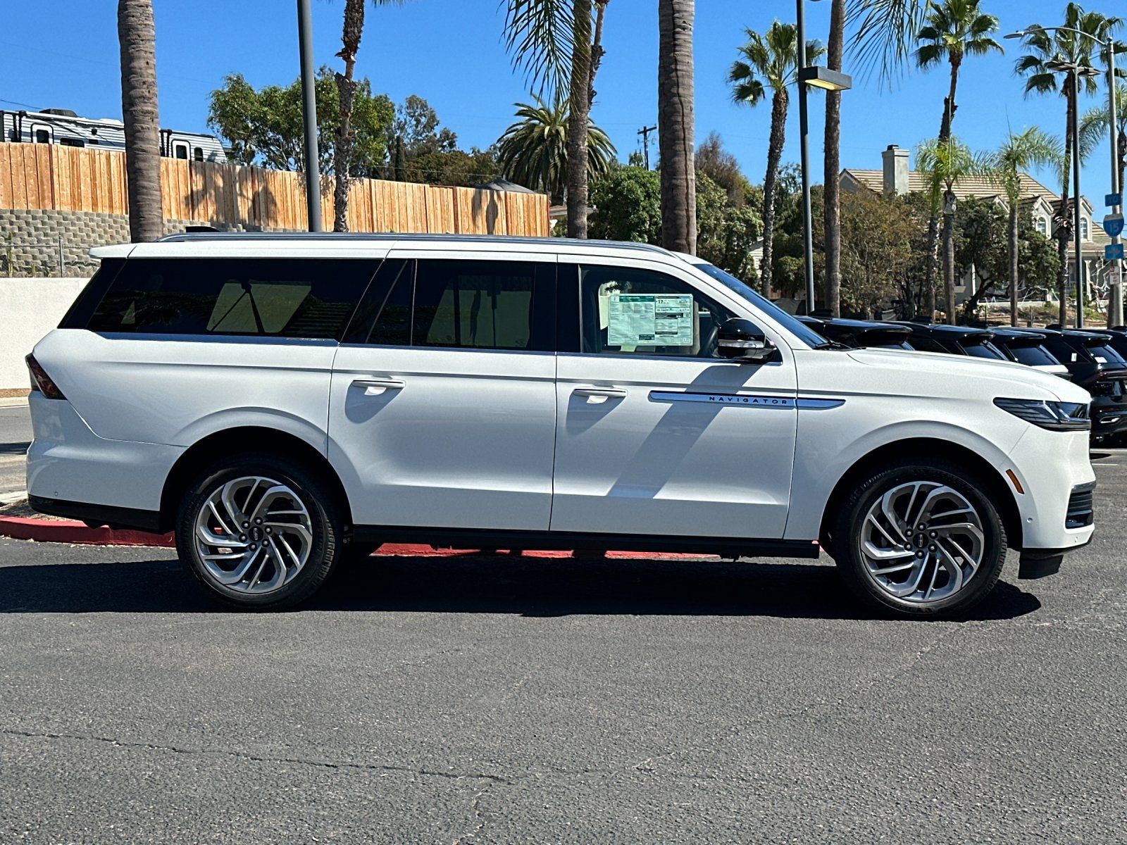 2025 Lincoln Navigator L Reserve photo 2