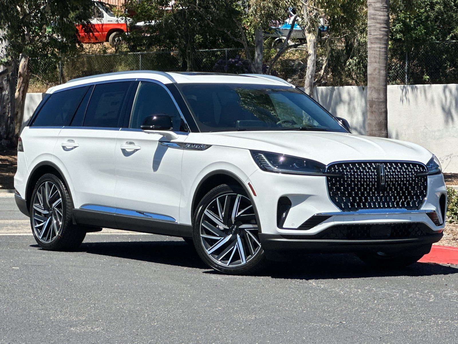 2025 Lincoln Aviator Reserve photo 2