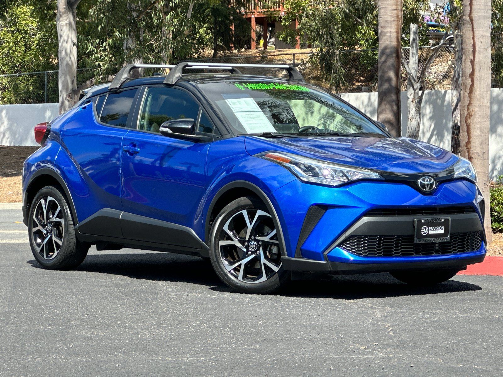 2020 Toyota C-HR XLE photo 2