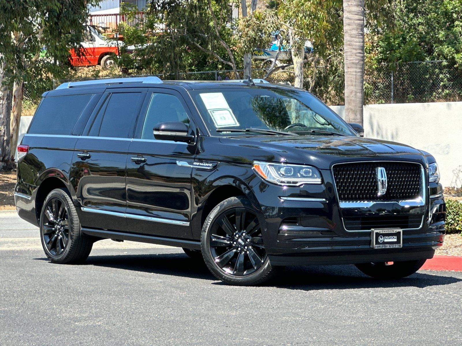 2023 Lincoln Navigator L Reserve photo 2