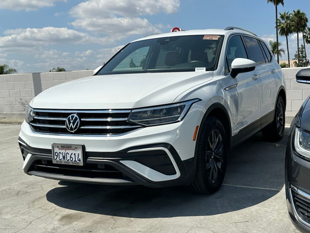 2022 Volkswagen Tiguan SE photo 3