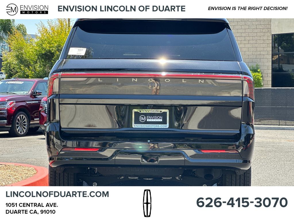 2025 Lincoln Navigator Reserve photo 2