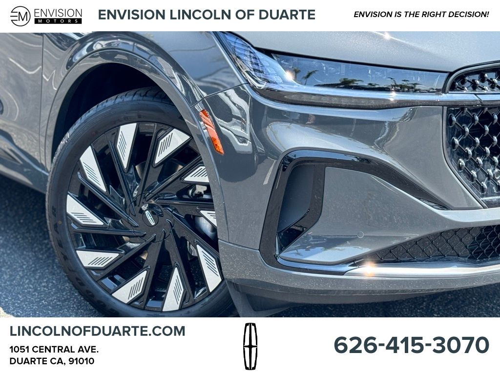 2025 Lincoln Nautilus Black Label photo 3