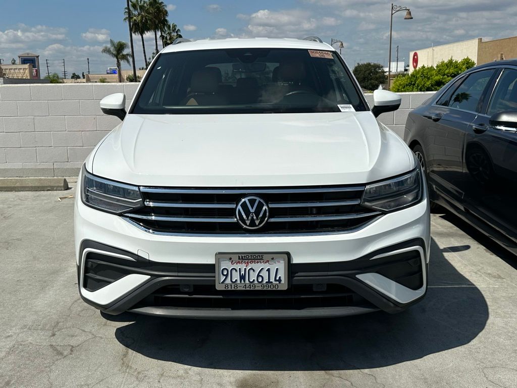 2022 Volkswagen Tiguan SE photo 2