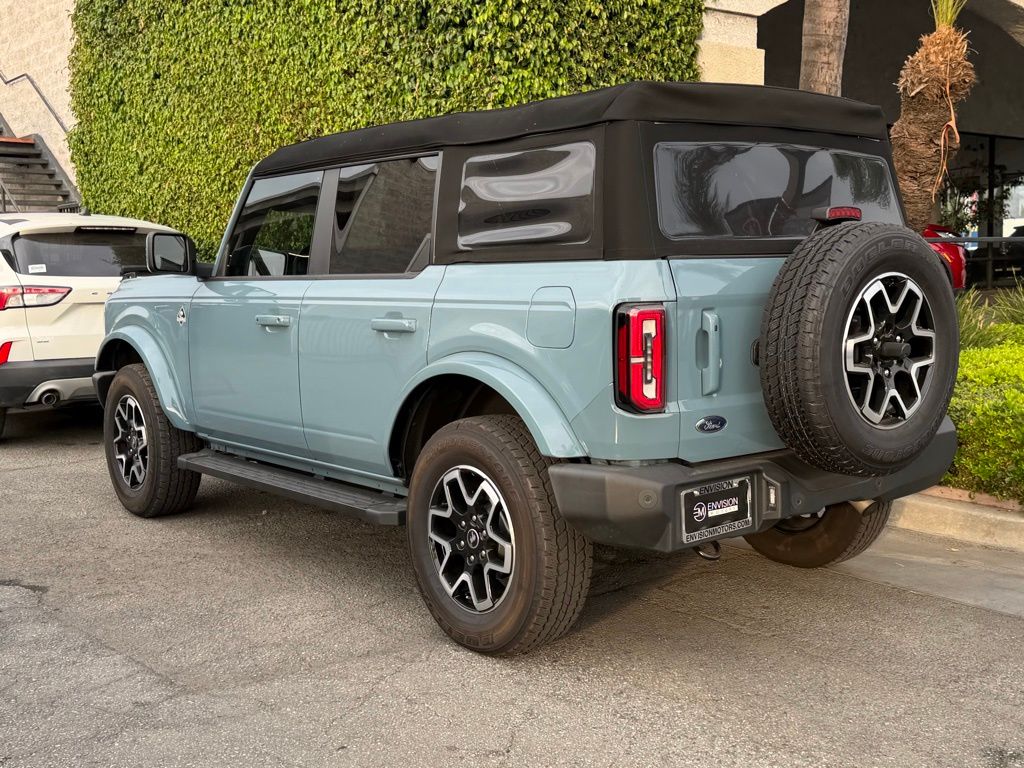 2023 Ford Bronco Outer Banks photo 2