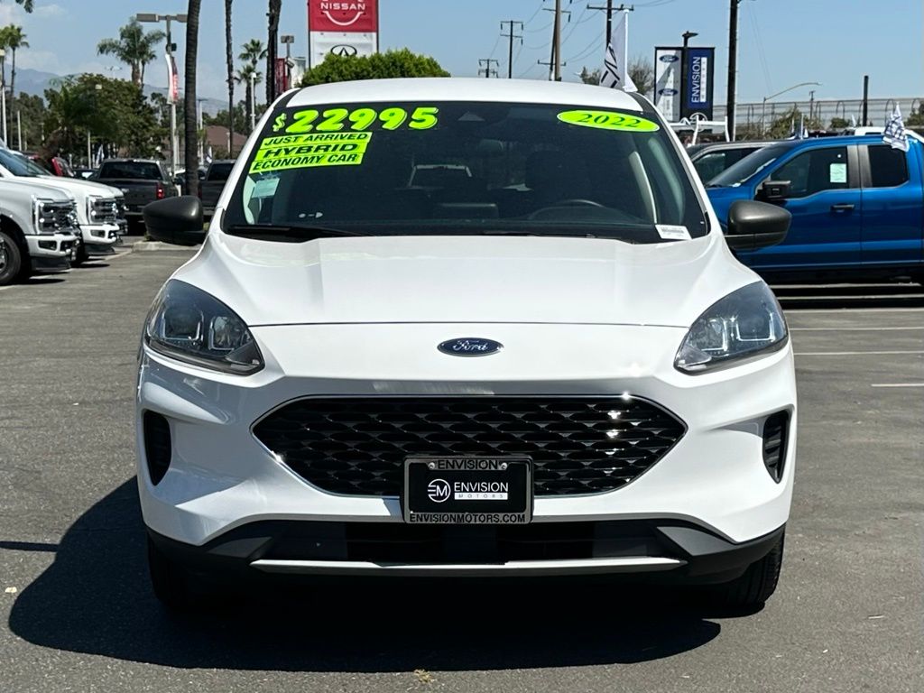 2022 Ford Escape SE Hybrid photo 3