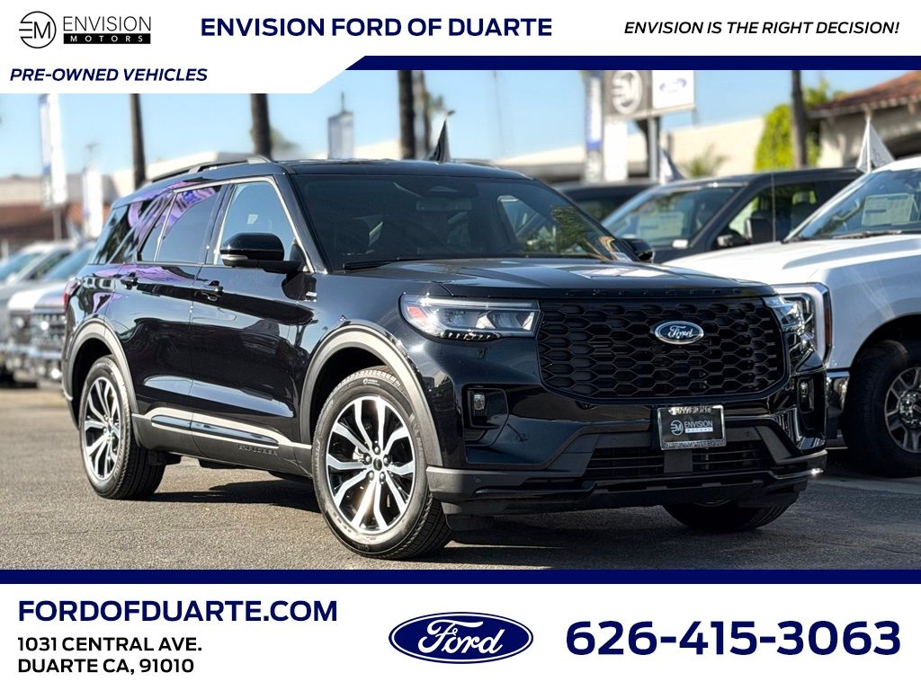 2025 Ford Explorer ST-LINE's photo