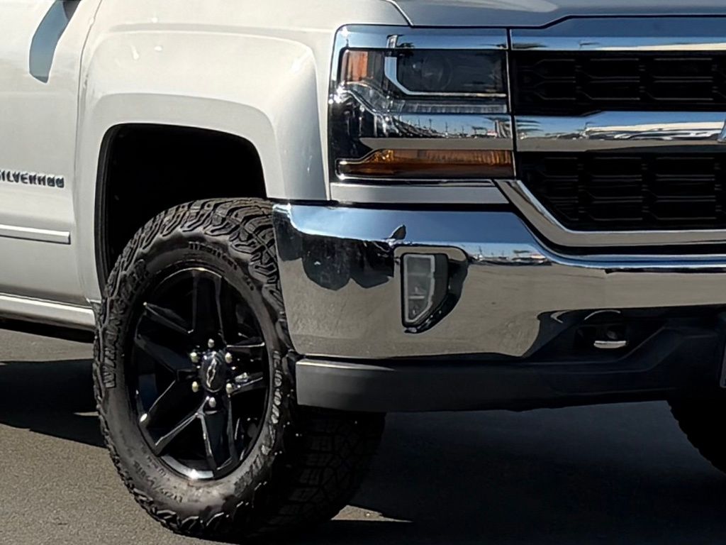 2017 Chevrolet Silverado 1500 photo 4