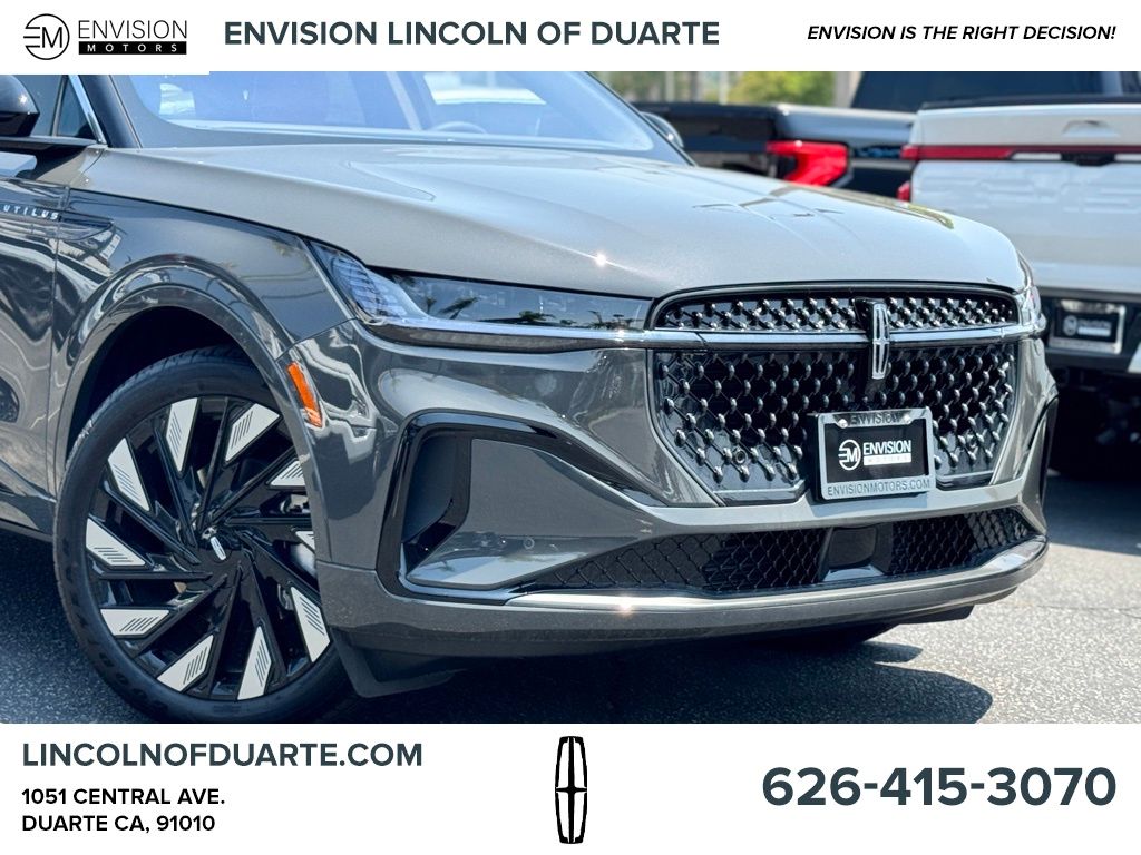 2025 Lincoln Nautilus Black Label photo 2