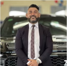 Staff member Emanuel Aguilar from ID_76660f