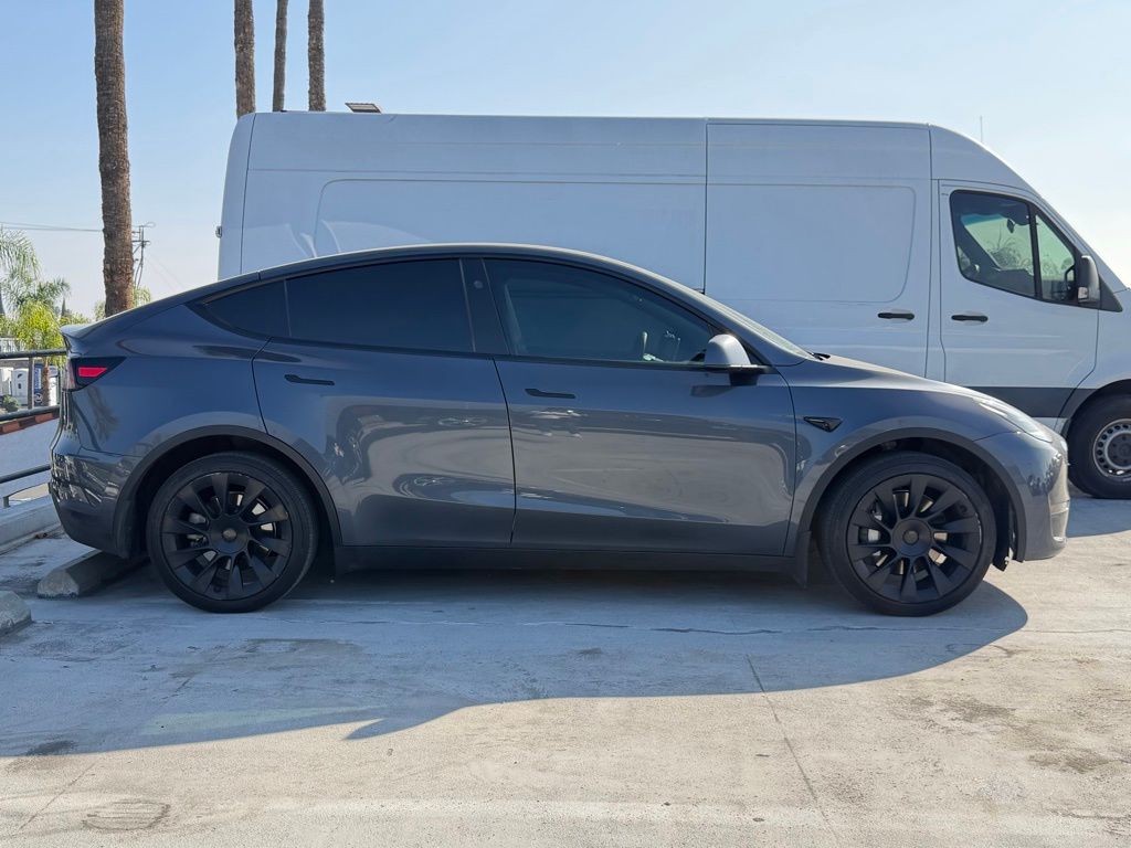 2023 Tesla Model Y Long Range photo 4