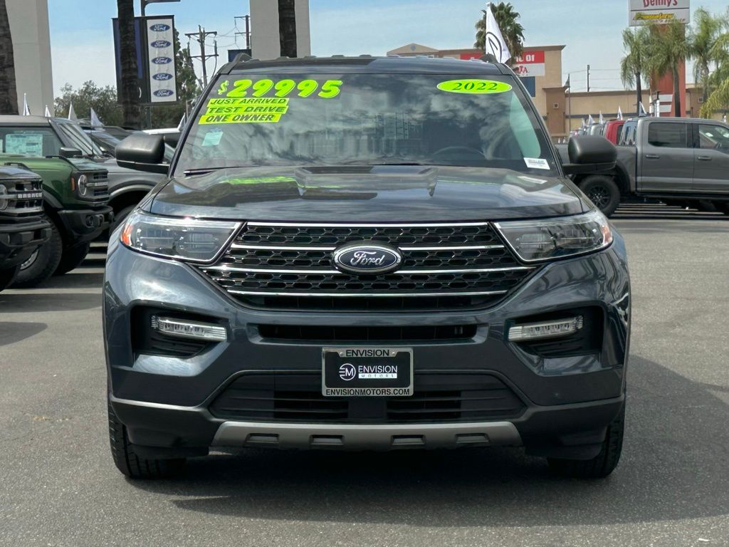 2022 Ford Explorer XLT photo 2