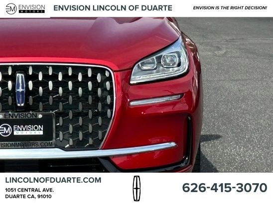 2025 Lincoln Corsair Grand Touring photo 3