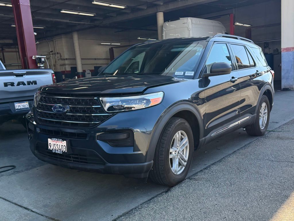 2023 Ford Explorer XLT photo 3