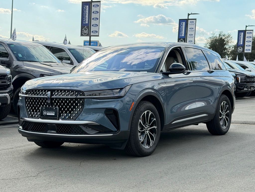 2025 Lincoln Nautilus Premiere photo 3