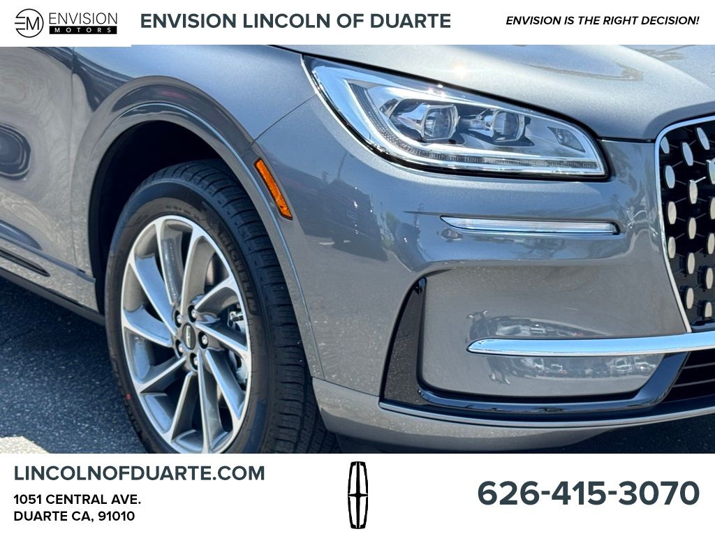 2025 Lincoln Corsair Grand Touring photo 4