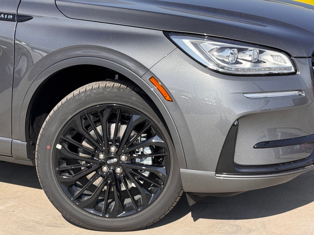 2025 Lincoln Corsair Grand Touring photo 4