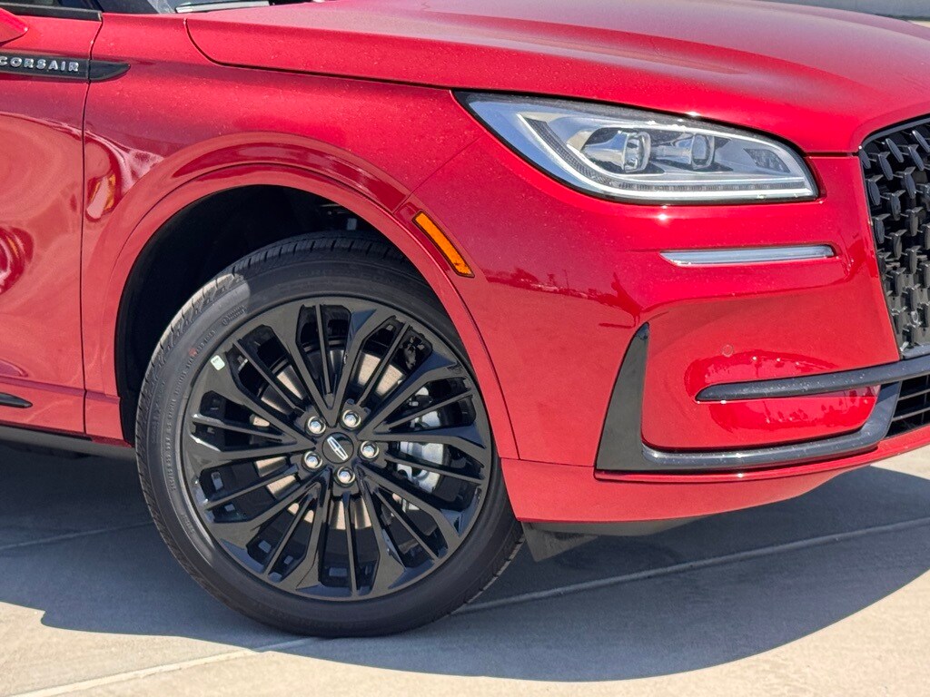 2025 Lincoln Corsair Grand Touring photo 3