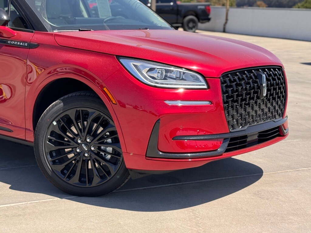 2025 Lincoln Corsair Grand Touring photo 2