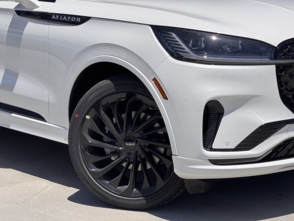 2025 Lincoln Aviator Reserve photo 4