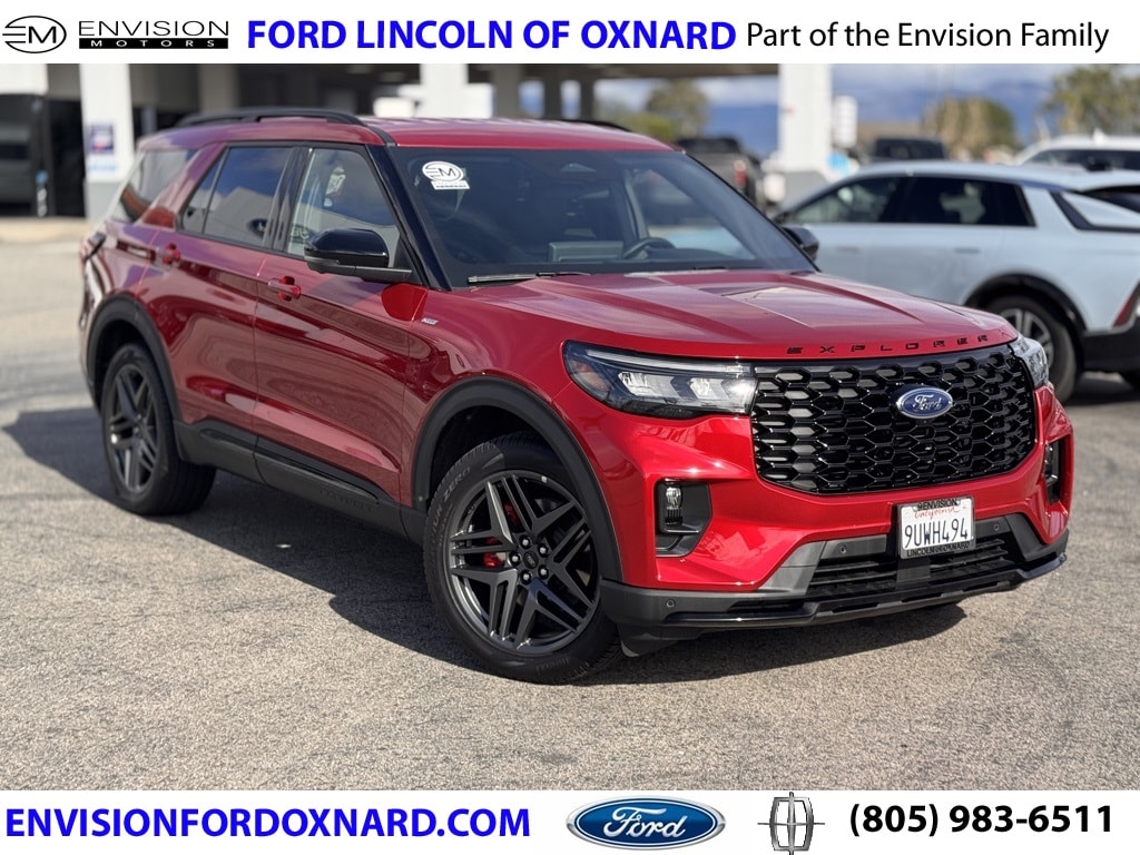 2025 Ford Explorer ST-LINE's photo
