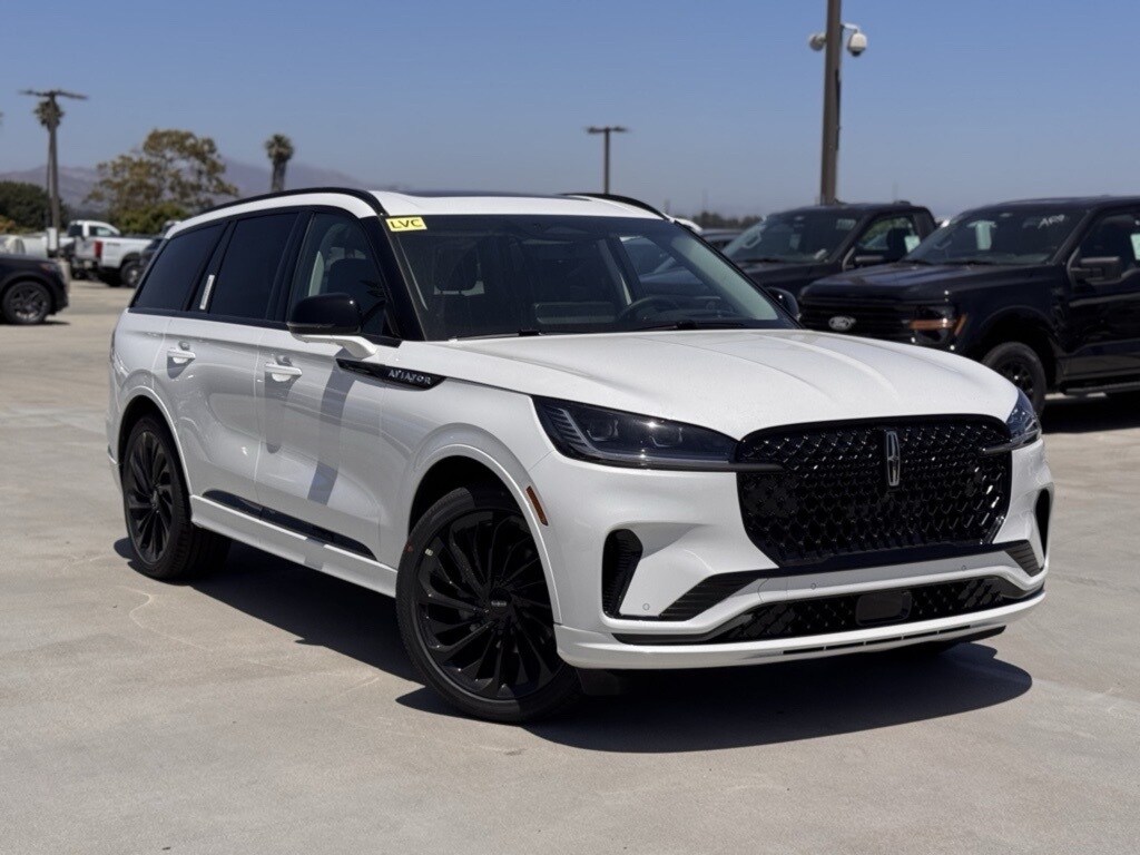 2025 Lincoln Aviator Reserve photo 2