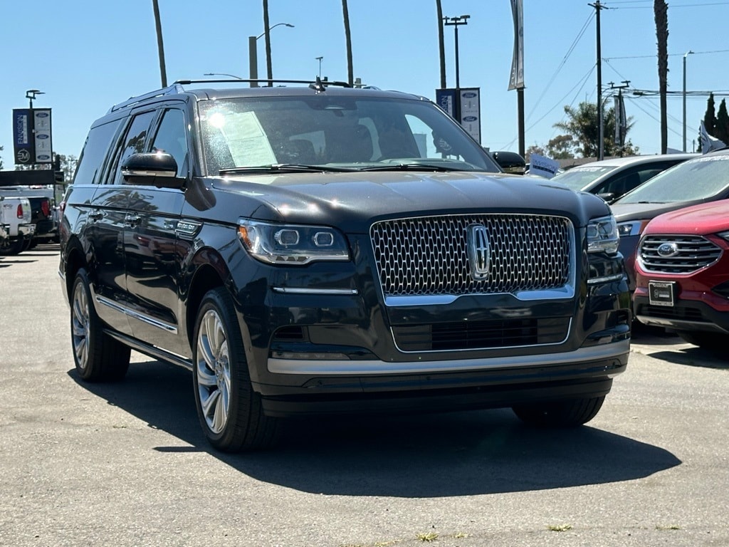 Used 2023 Lincoln Navigator Reserve L with VIN 5LMJJ3LG8PEL15744 for sale in Oxnard, CA