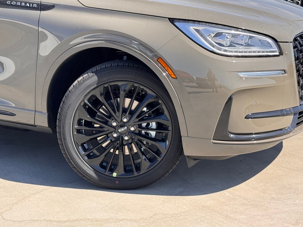 2025 Lincoln Corsair Grand Touring photo 2