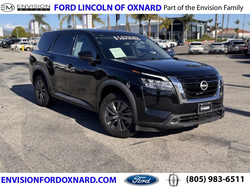 2022 Nissan Pathfinder S's photo