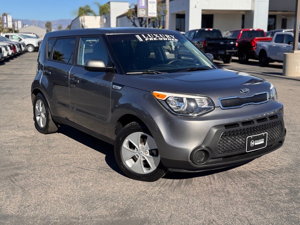 Used 2016 Kia Soul Base FWD Hatchback