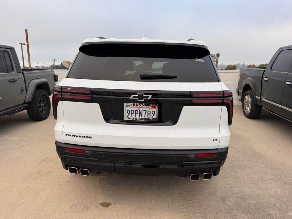 Used 2024 Chevrolet Traverse LT SUV