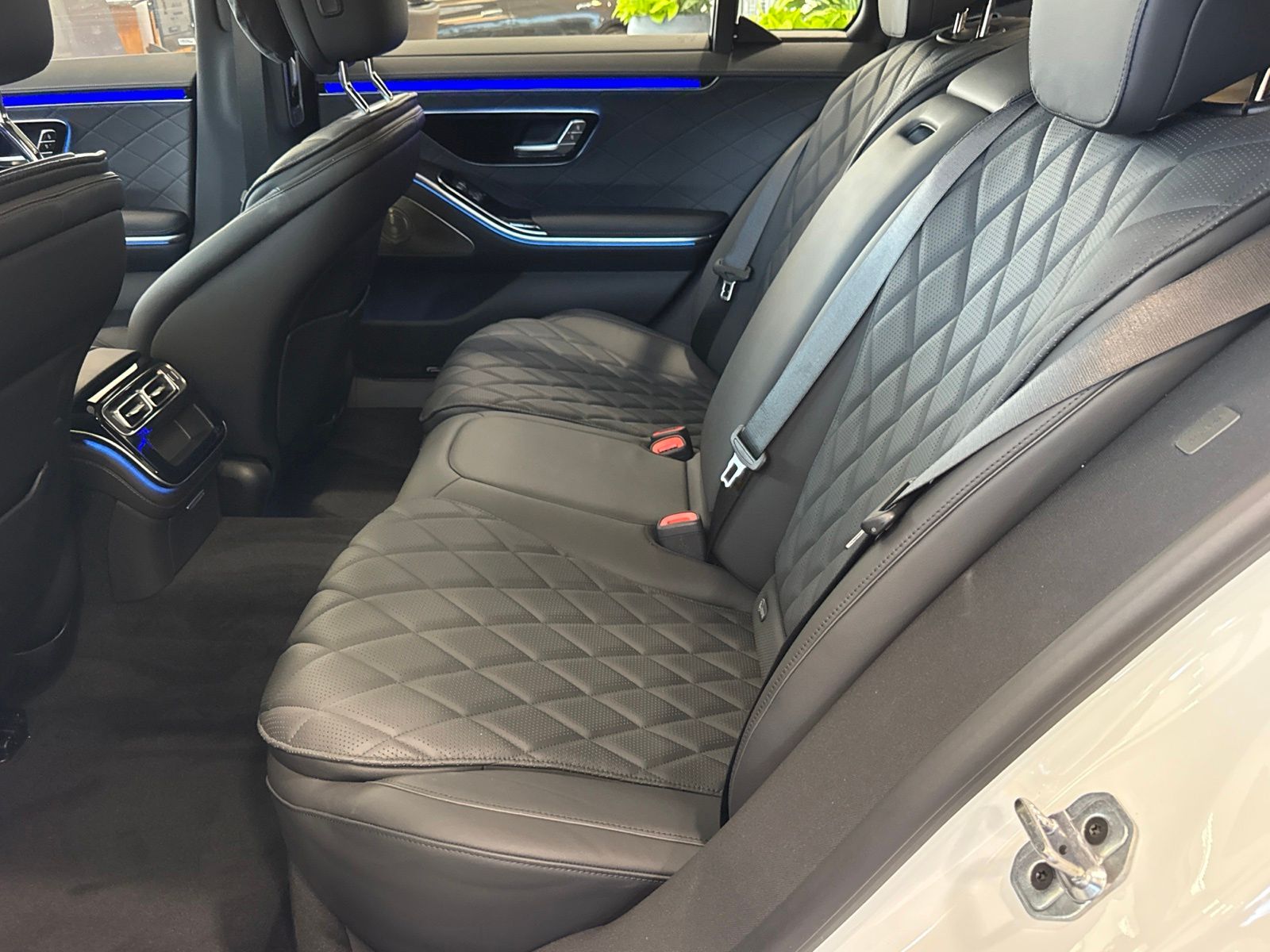 2025 Mercedes-Benz S-Class S 580 - Photo 33