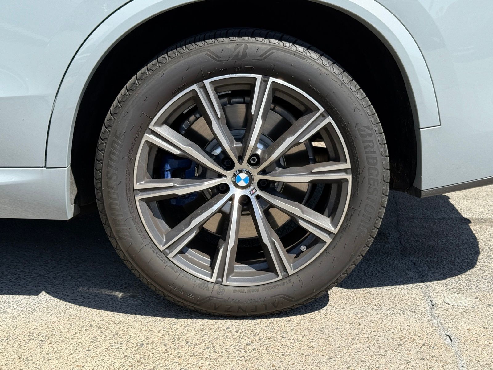 2025 BMW X5 M60i - Photo 16