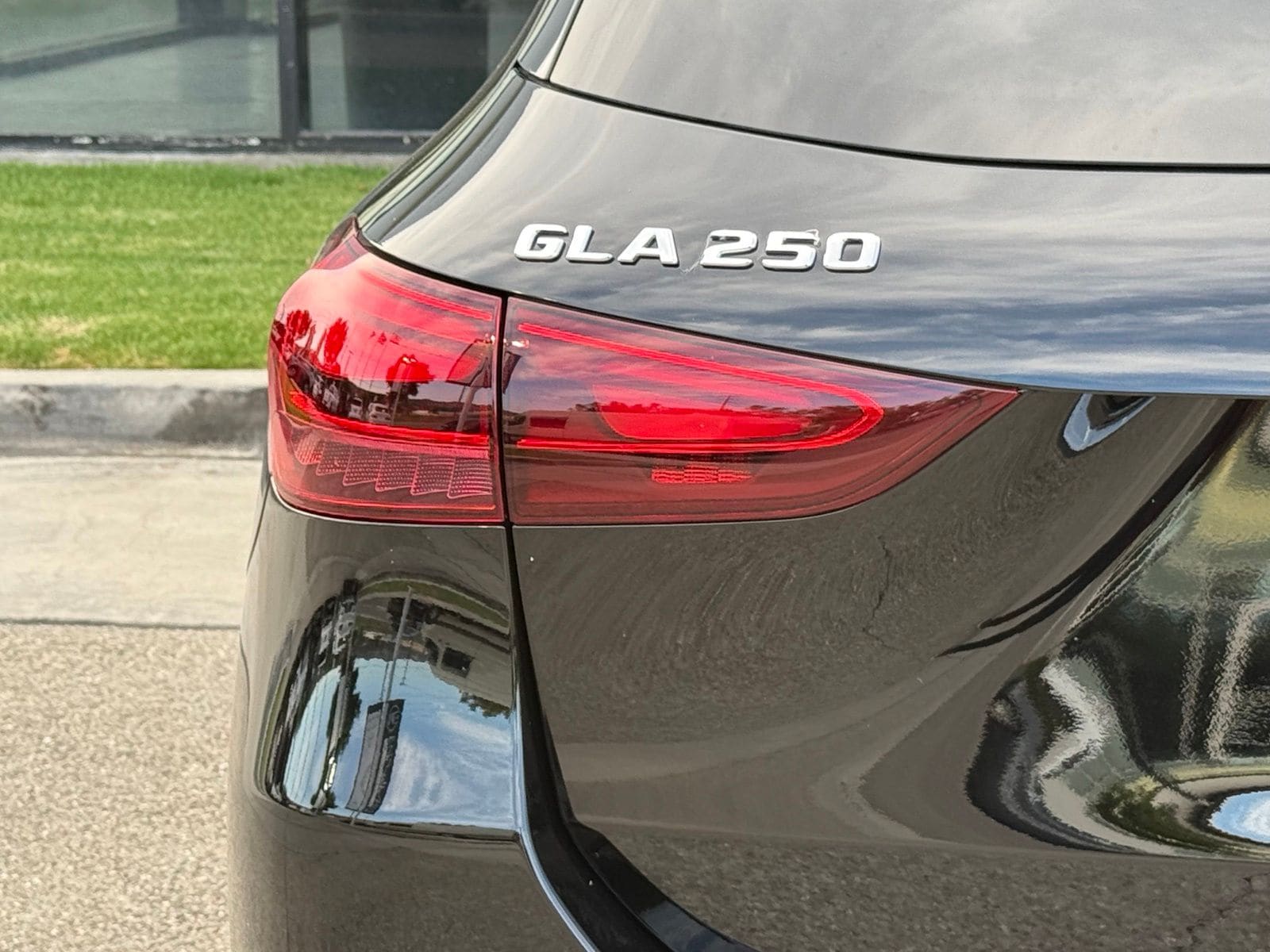 2025 Mercedes-Benz GLA GLA250 - Photo 11