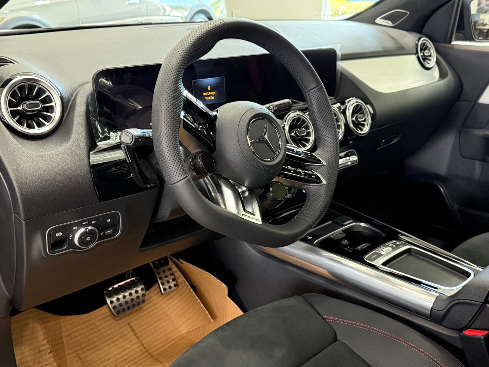 2026 Mercedes-Benz GLA AMG GLA 35 - Photo 16