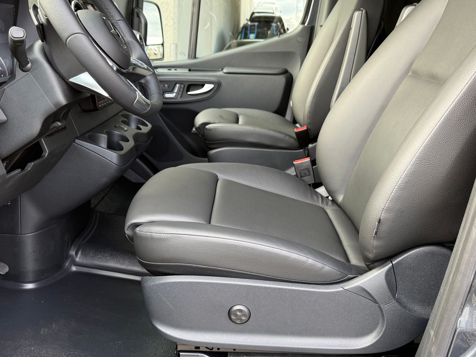 2025 Mercedes-Benz Sprinter Passenger Van Base - Photo 19